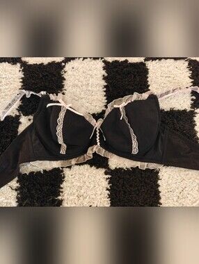 Japanese Brand PUREPOLSON  Black & Pink Lace Bra
